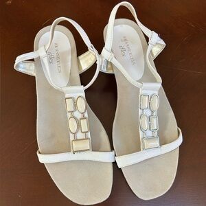 Anne Klein Iflex Sandal- Tappy. White with accents. Size 10M